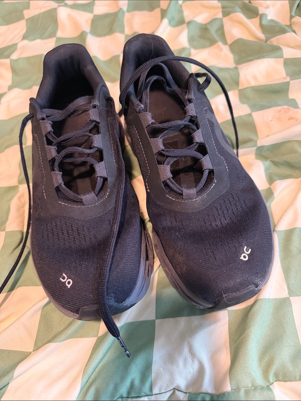 On cloud black sneakers - Picture 2 of 4